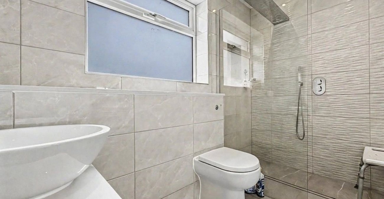 3 bedroom house for sale in Rochester | Robinson Michael & Jackson