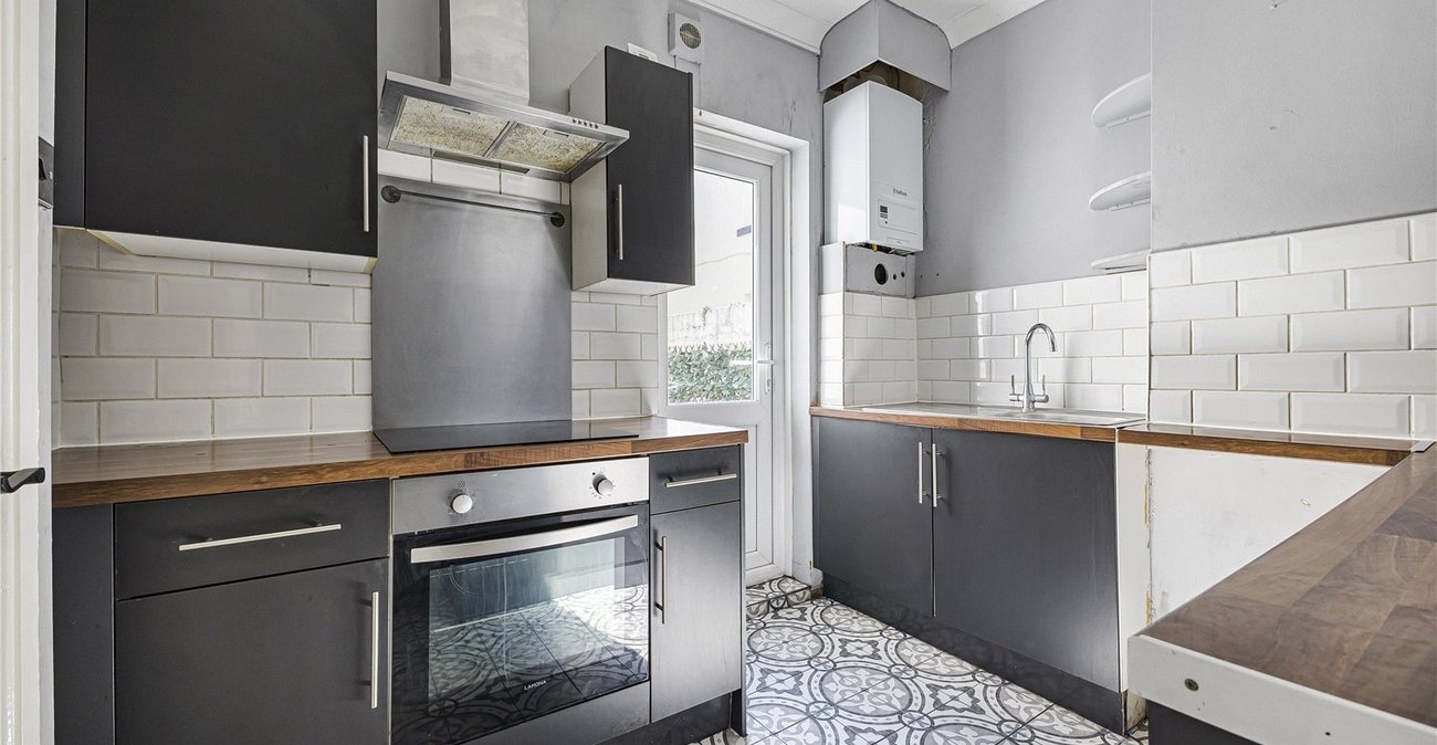 2 bedroom property for sale in Gillingham | Robinson Michael & Jackson