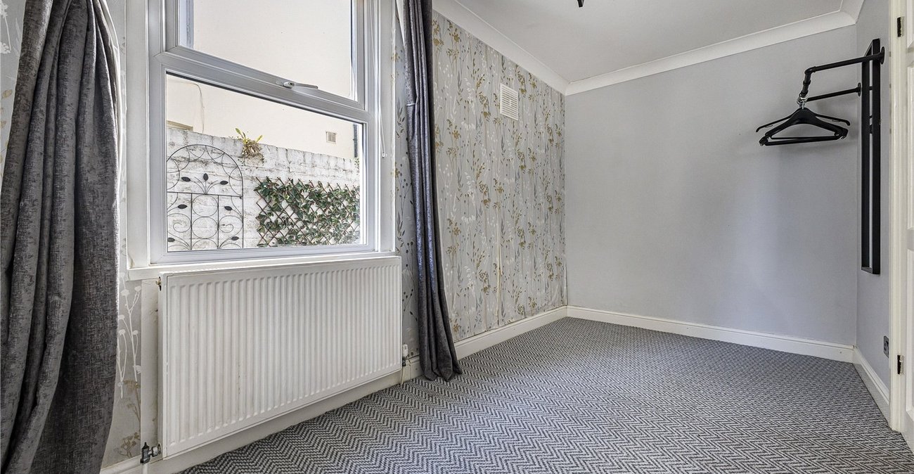 2 bedroom property for sale in Gillingham | Robinson Michael & Jackson