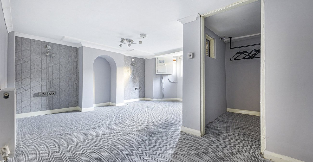 2 bedroom property for sale in Gillingham | Robinson Michael & Jackson