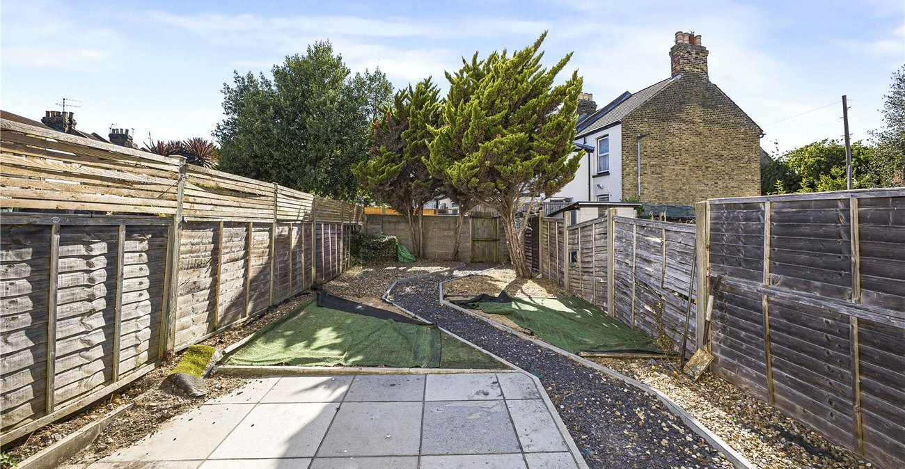 2 bedroom property for sale in Gillingham | Robinson Michael & Jackson