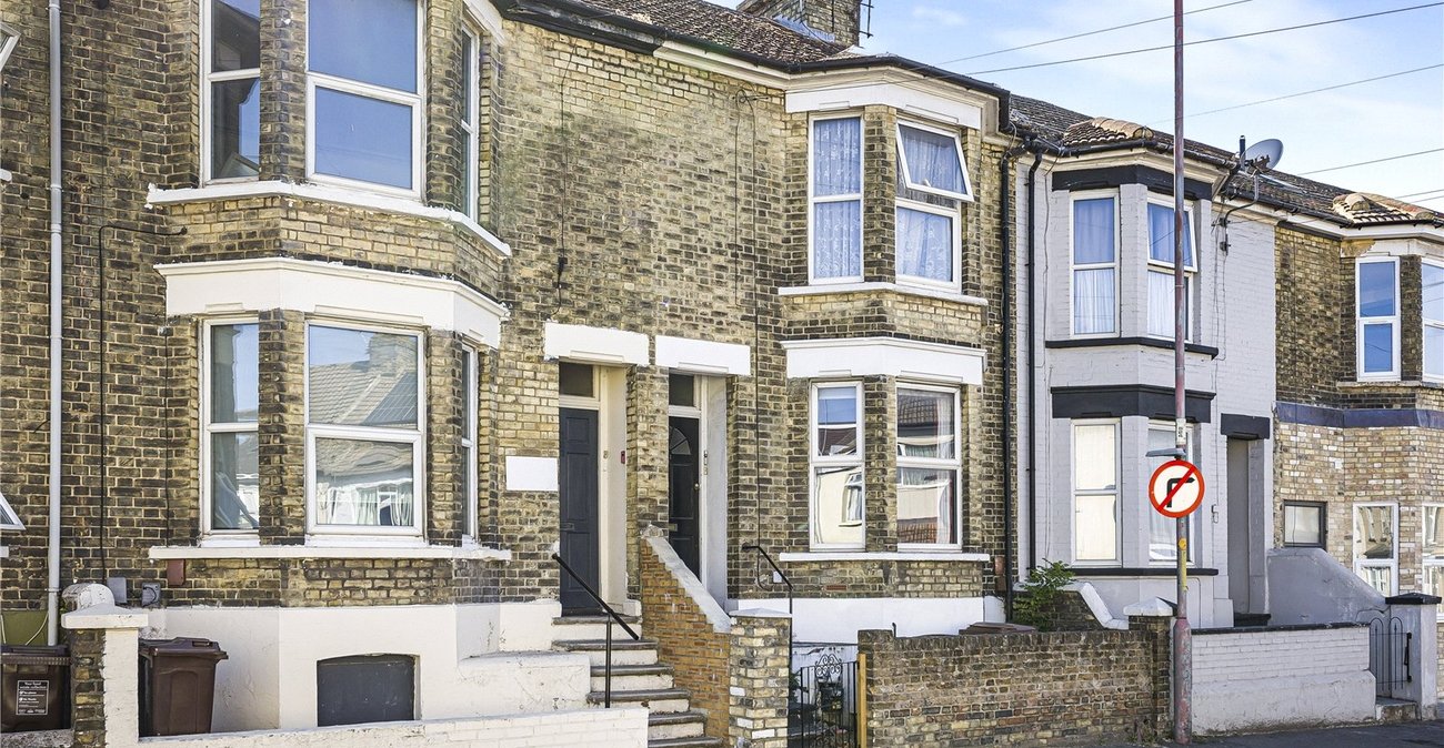 2 bedroom property for sale in Gillingham | Robinson Michael & Jackson