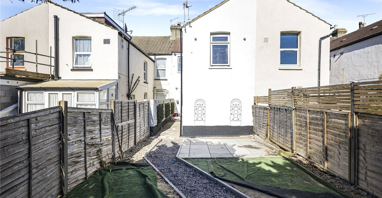 2 bedroom property for sale in Gillingham | Robinson Michael & Jackson