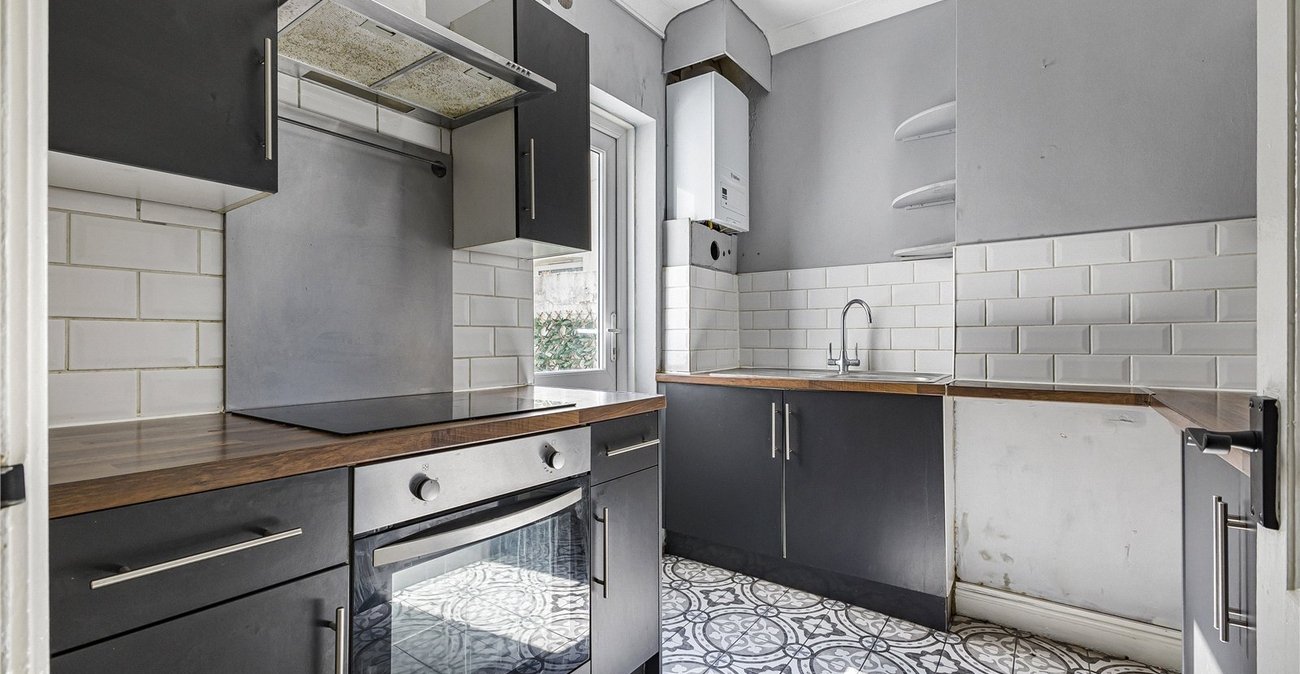 2 bedroom property for sale in Gillingham | Robinson Michael & Jackson