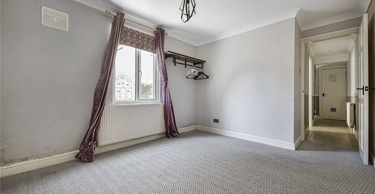2 bedroom property for sale in Gillingham | Robinson Michael & Jackson