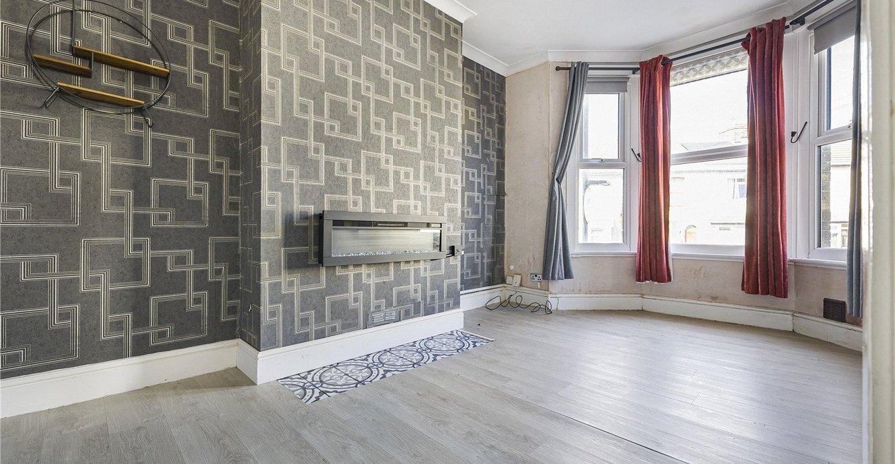 2 bedroom property for sale in Gillingham | Robinson Michael & Jackson