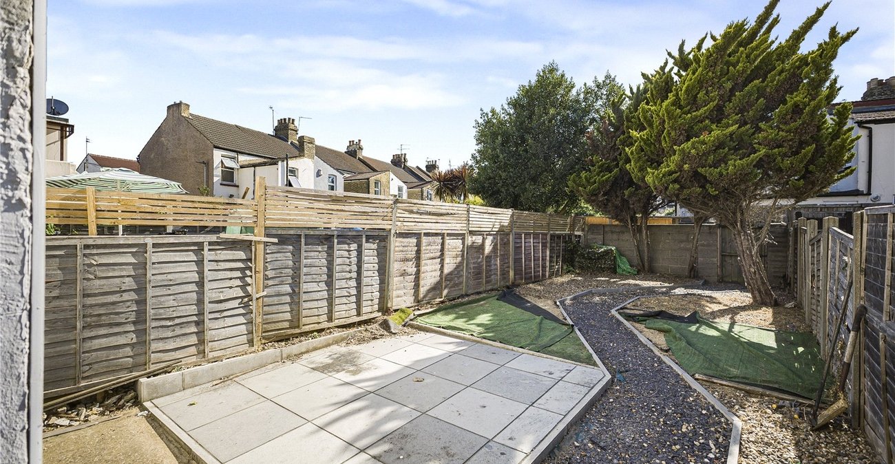 2 bedroom property for sale in Gillingham | Robinson Michael & Jackson