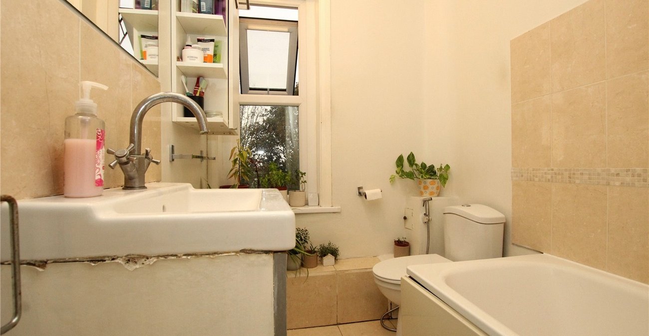 1 bedroom property for sale in Shooters Hill | Robinson Jackson