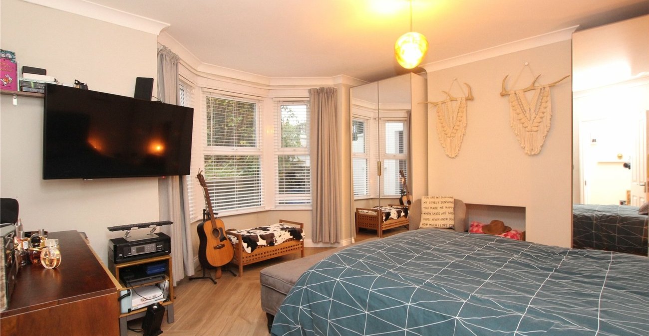2 bedroom property for sale in Shooters Hill | Robinson Jackson