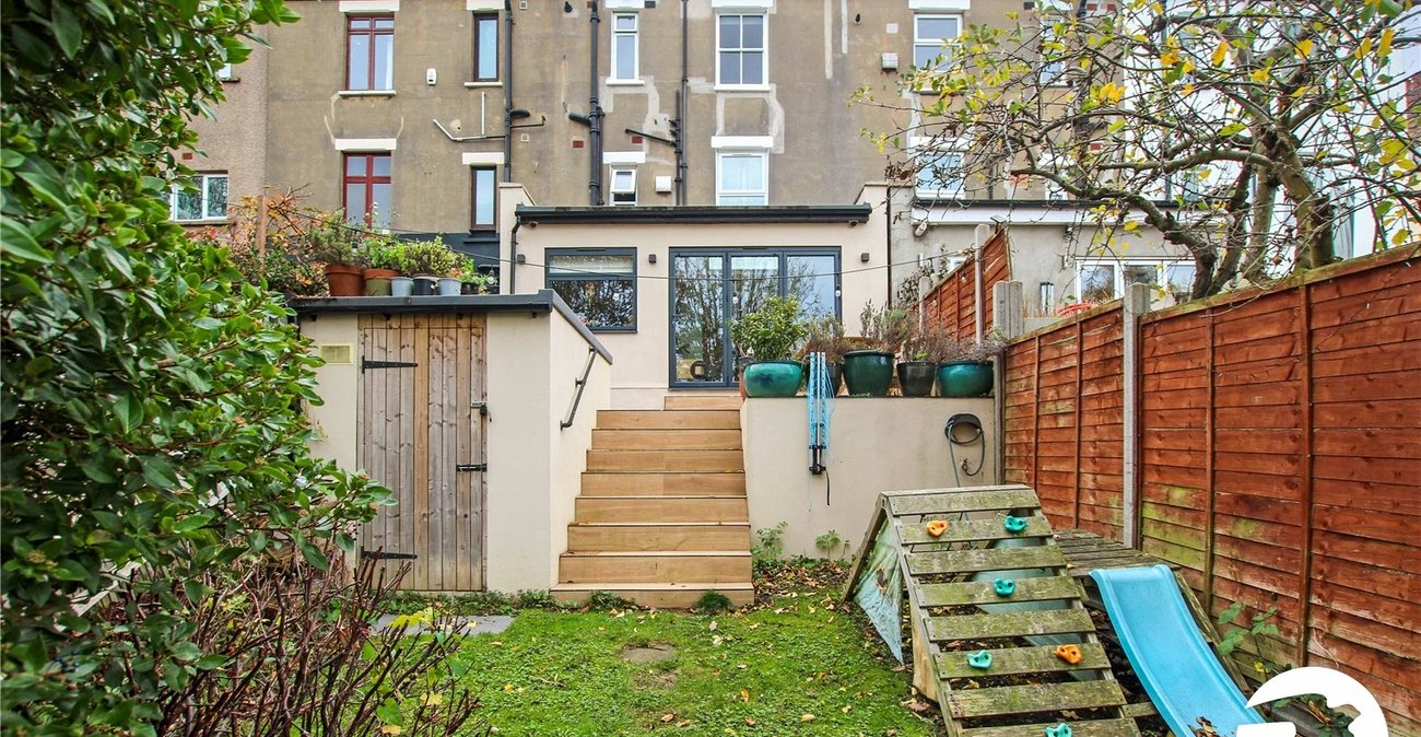 2 bedroom property for sale in Shooters Hill | Robinson Jackson