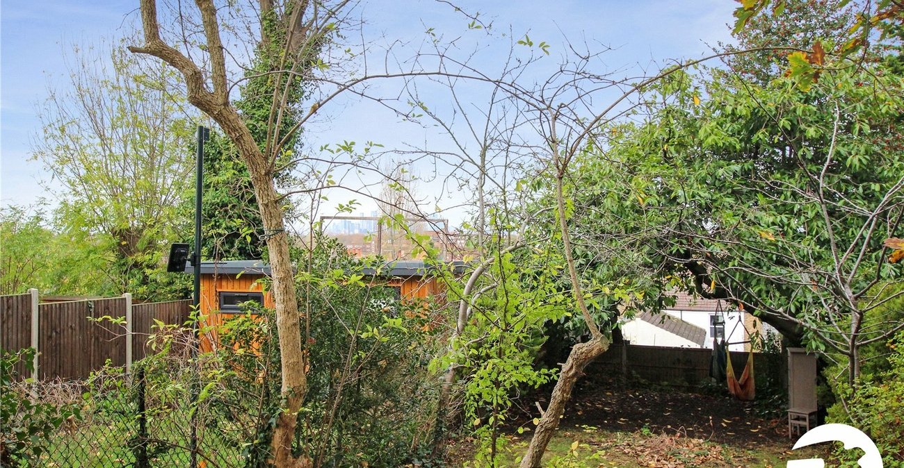 2 bedroom property for sale in Shooters Hill | Robinson Jackson