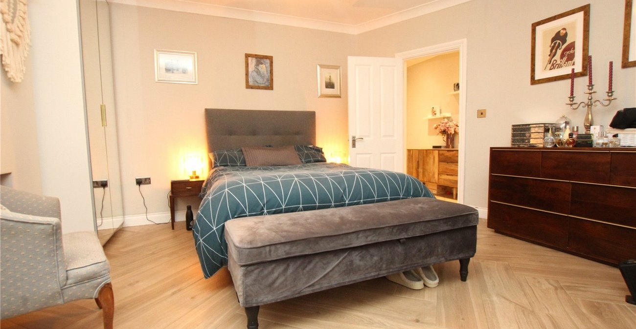 2 bedroom property for sale in Shooters Hill | Robinson Jackson