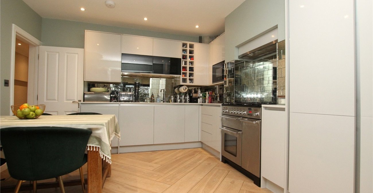 2 bedroom property for sale in Shooters Hill | Robinson Jackson