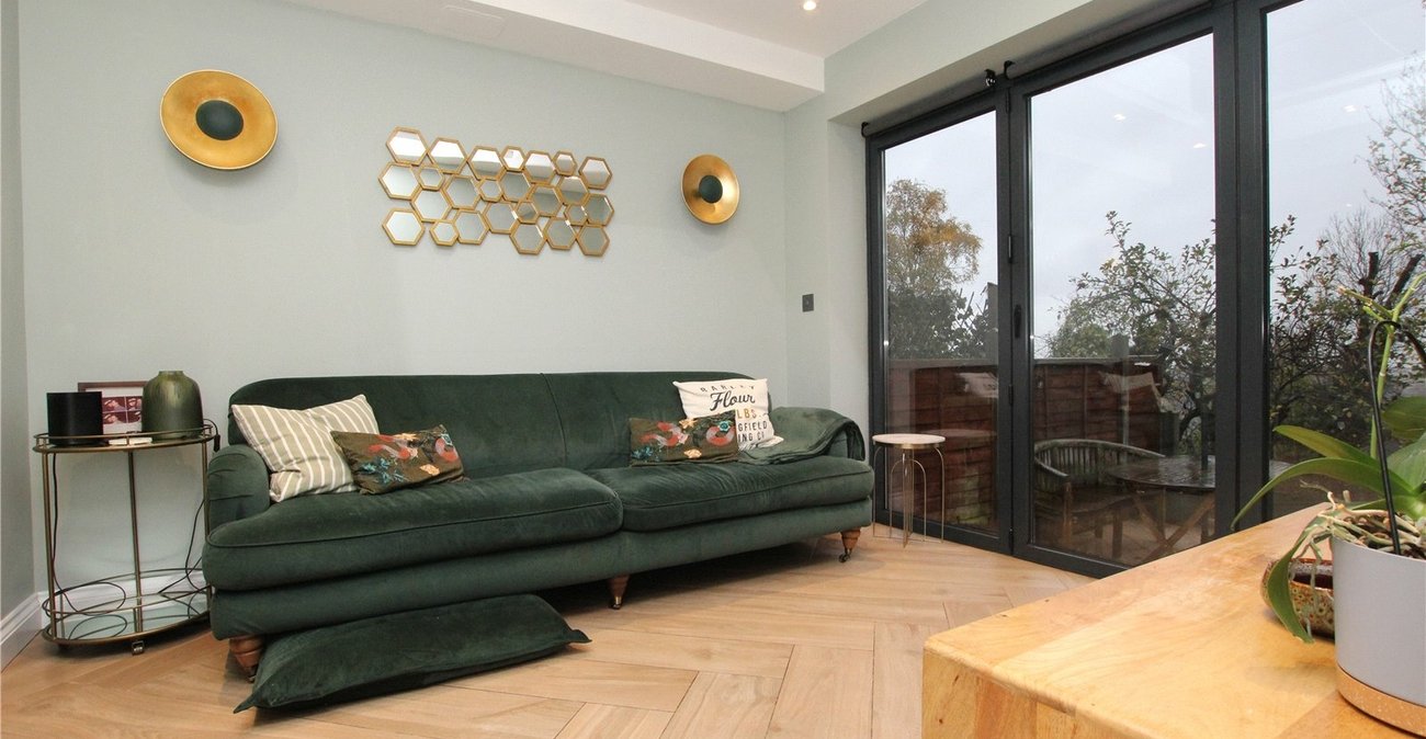 2 bedroom property for sale in Shooters Hill | Robinson Jackson