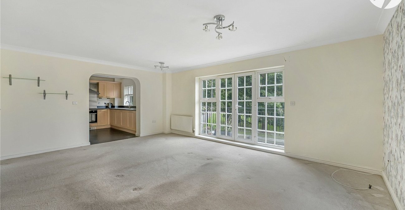 2 bedroom property for sale in Greenhithe | Robinson Jackson