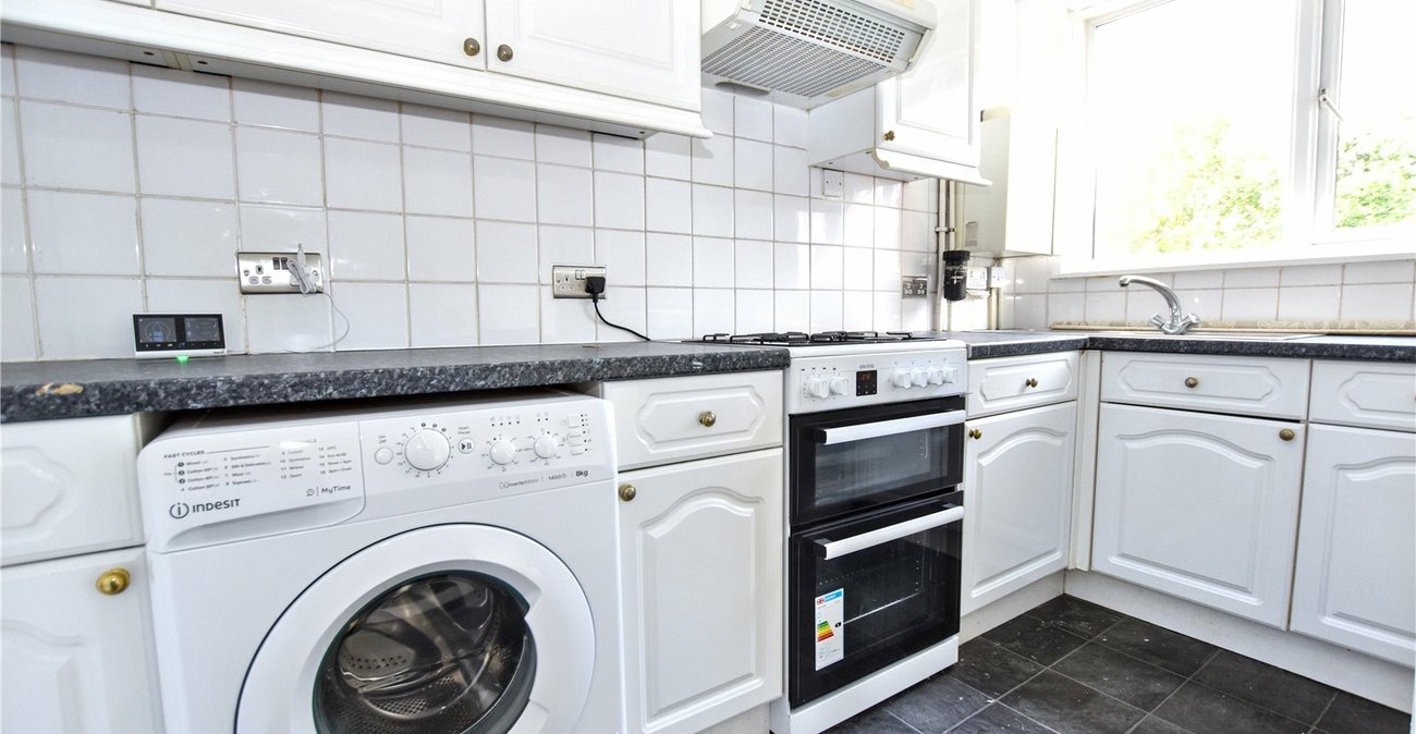 1 bedroom property for sale in Gravel Hill Close | Robinson Jackson