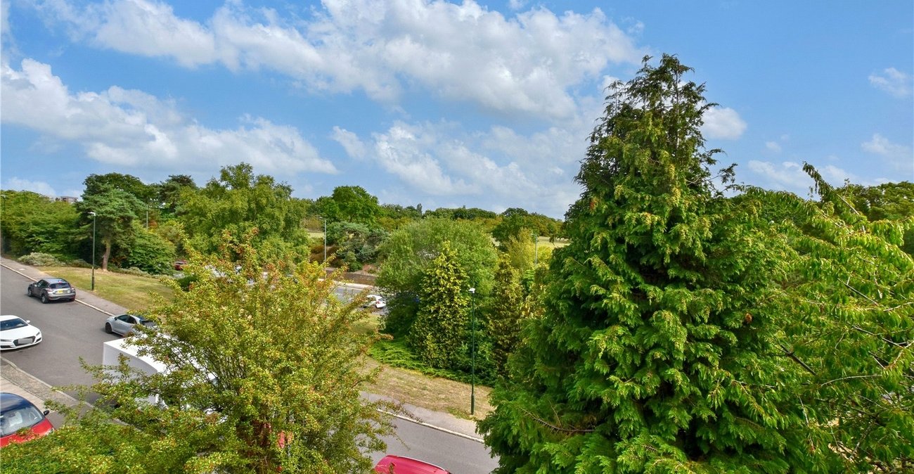 1 bedroom property for sale in Gravel Hill Close | Robinson Jackson