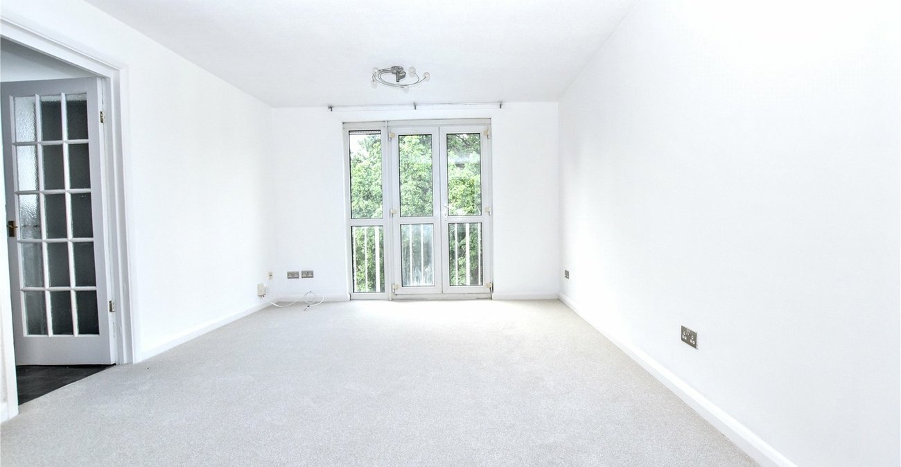 1 bedroom property for sale in Gravel Hill Close | Robinson Jackson