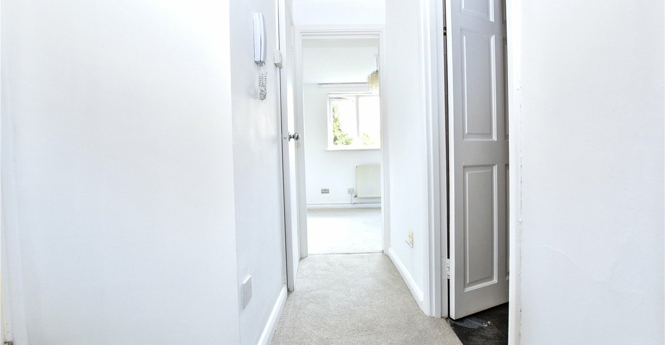 1 bedroom property for sale in Gravel Hill Close | Robinson Jackson