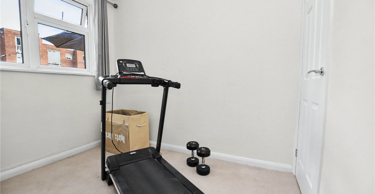 2 bedroom property for sale in Gravel Hill Close | Robinson Jackson
