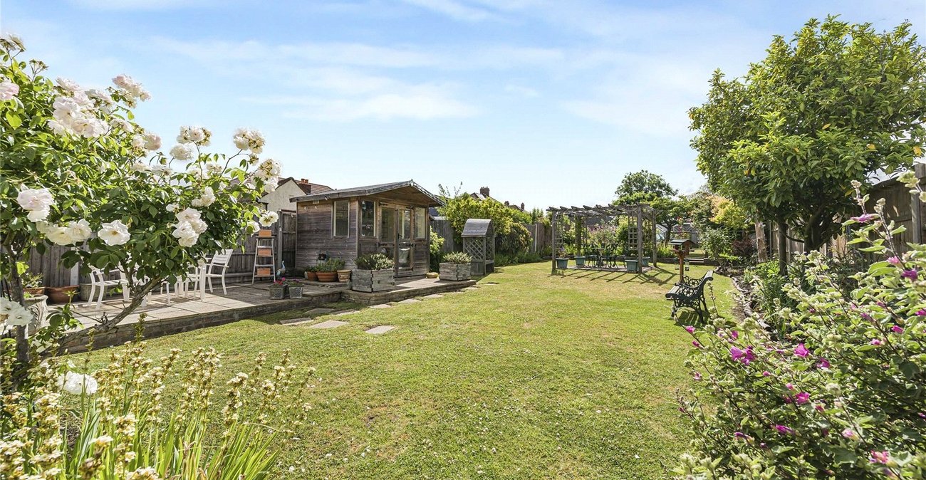 2 bedroom bungalow for sale in Bexley | Robinson Jackson