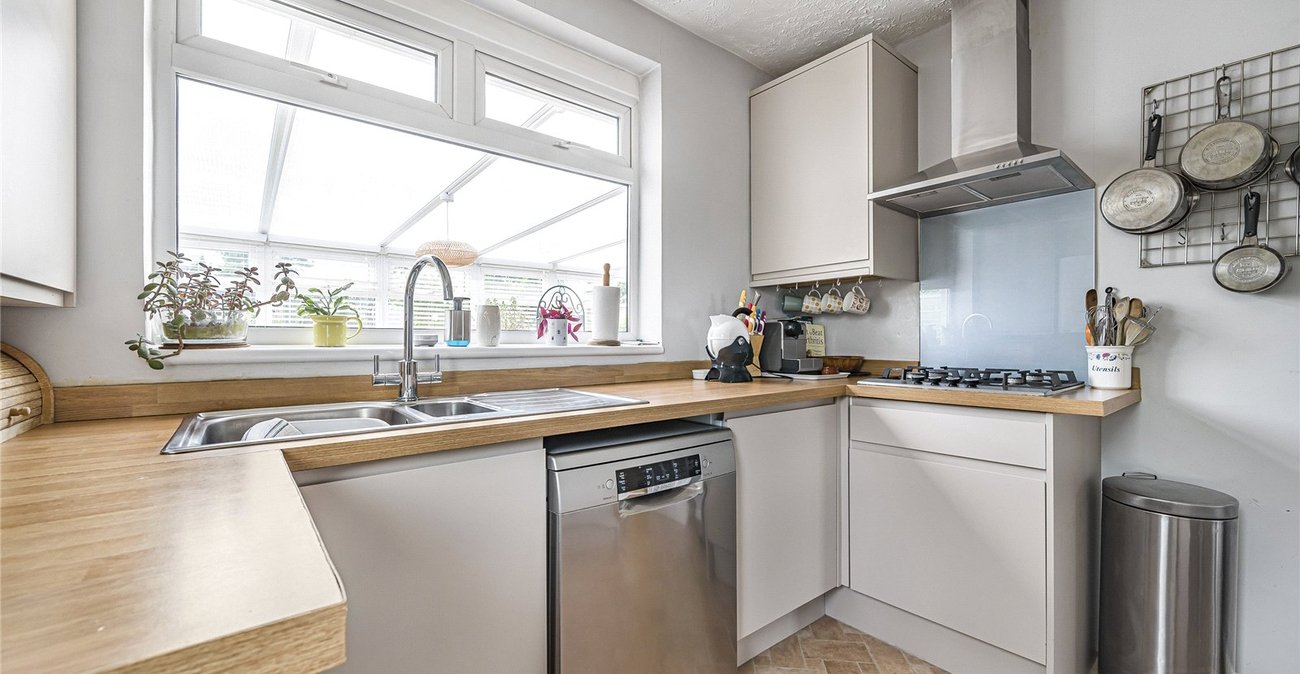 2 bedroom bungalow for sale in Bexley | Robinson Jackson