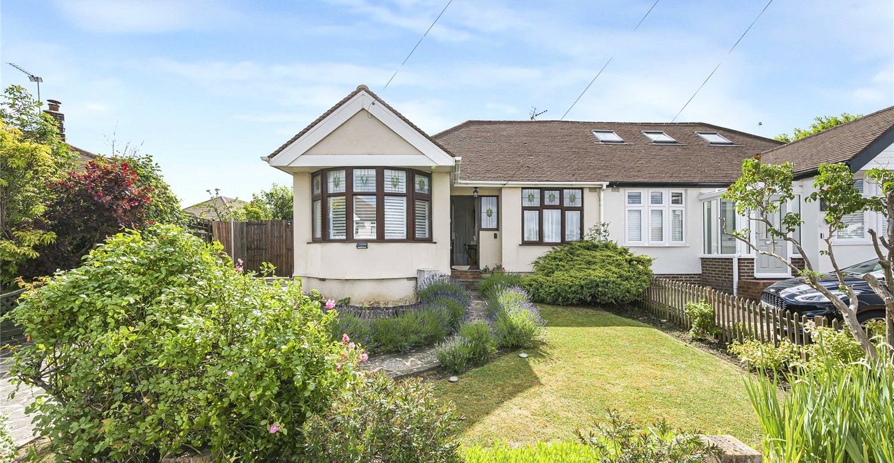2 bedroom bungalow for sale in Bexley | Robinson Jackson