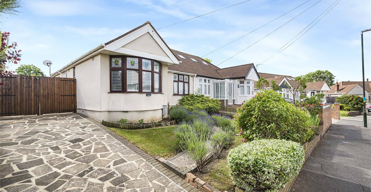 2 bedroom bungalow for sale in Bexley | Robinson Jackson