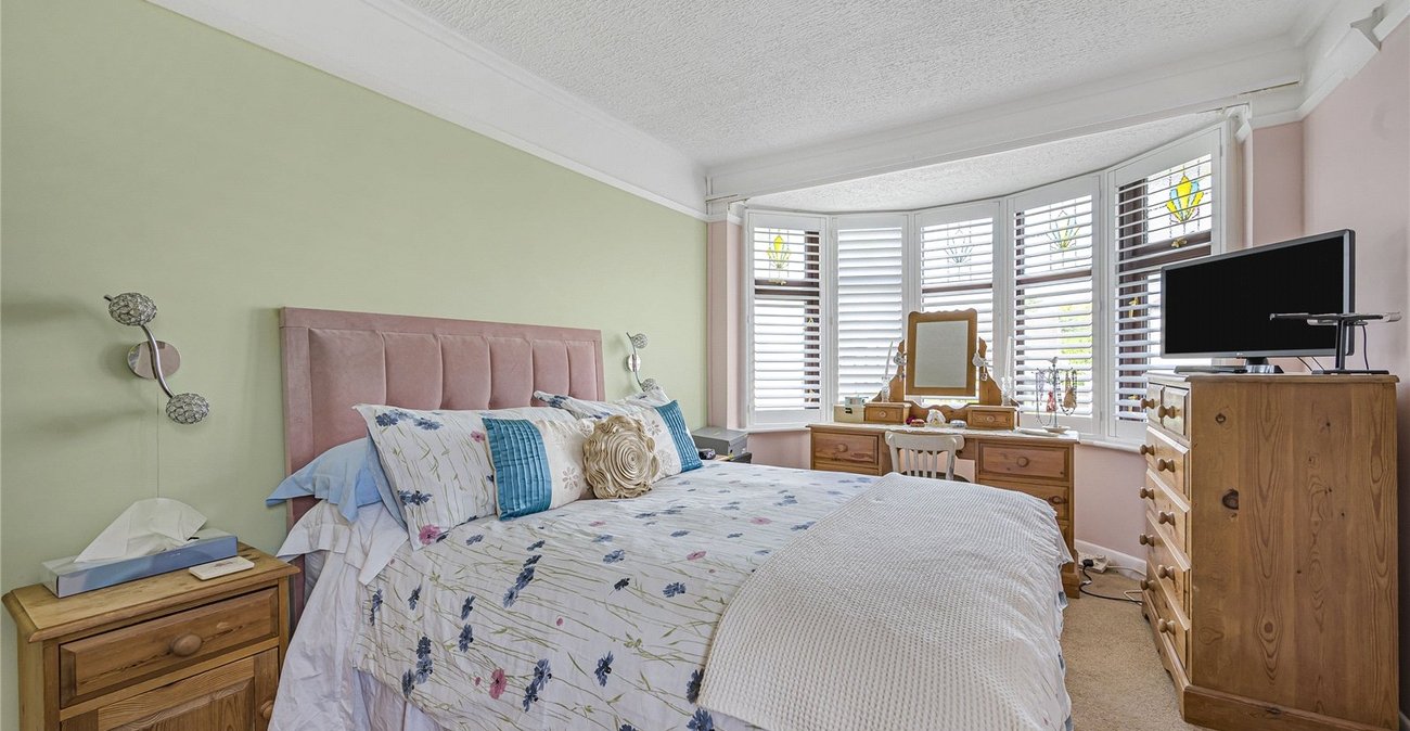 2 bedroom bungalow for sale in Bexley | Robinson Jackson