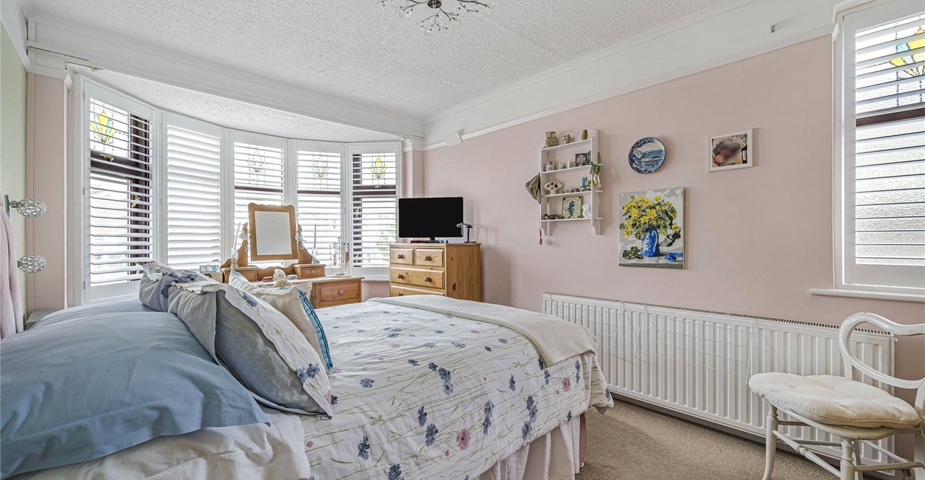 2 bedroom bungalow for sale in Bexley | Robinson Jackson