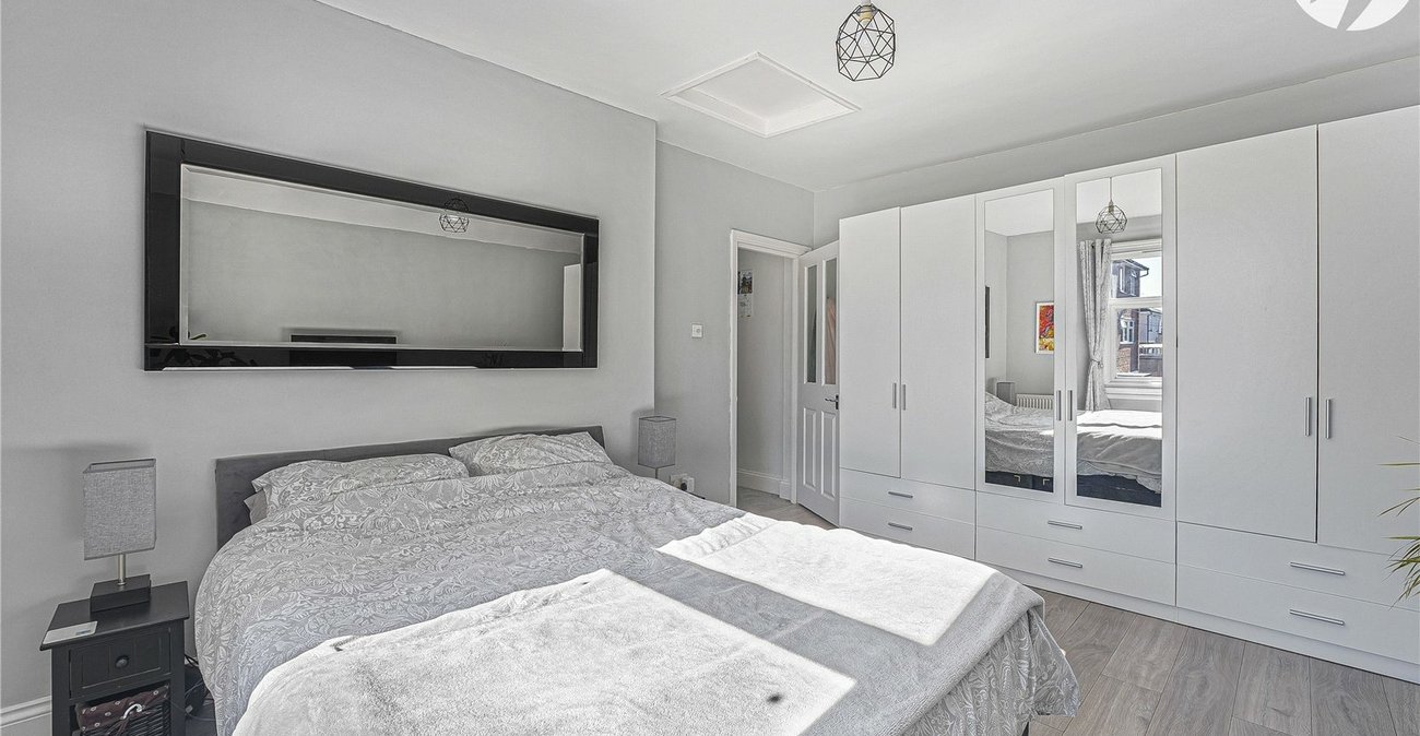 1 bedroom property for sale in Greenhithe | Robinson Jackson