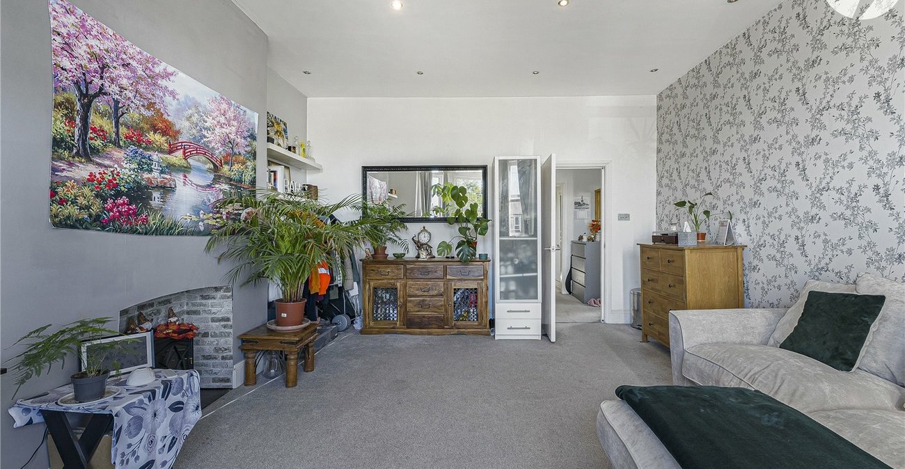 1 bedroom property for sale in Greenhithe | Robinson Jackson