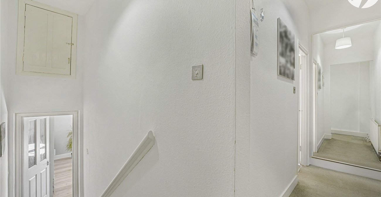 1 bedroom property for sale in Greenhithe | Robinson Jackson