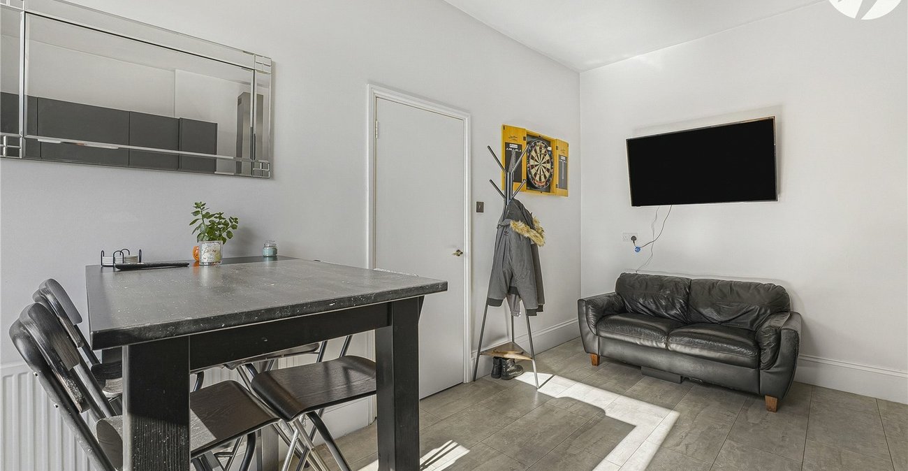 1 bedroom property for sale in Greenhithe | Robinson Jackson