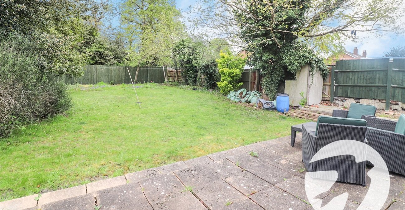 2 bedroom bungalow for sale in Erith | Robinson Jackson