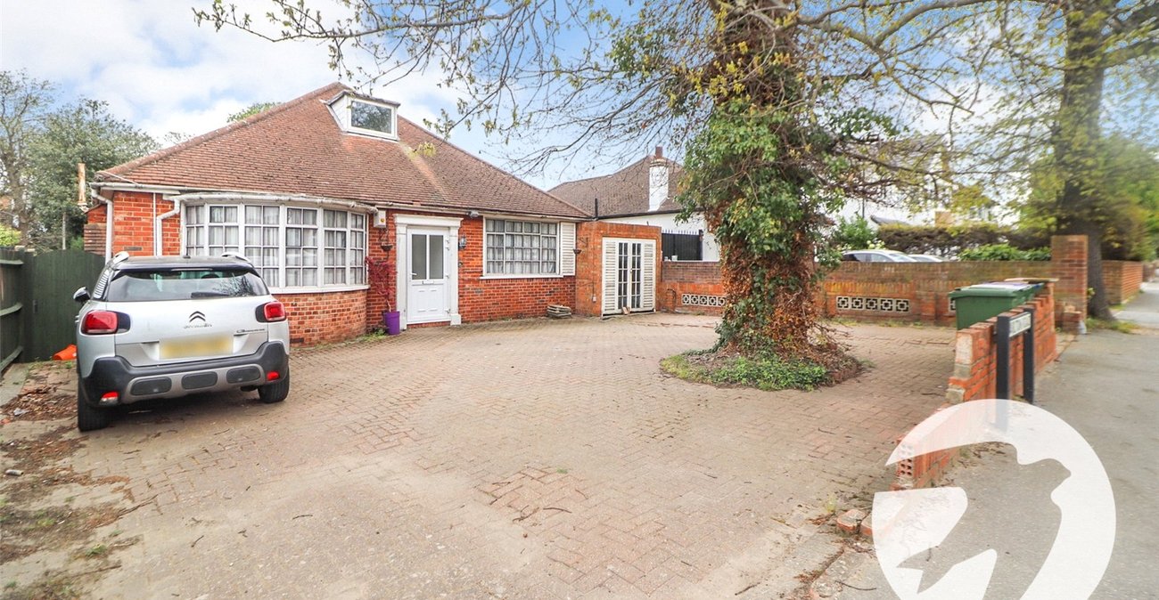 2 bedroom bungalow for sale in Erith | Robinson Jackson