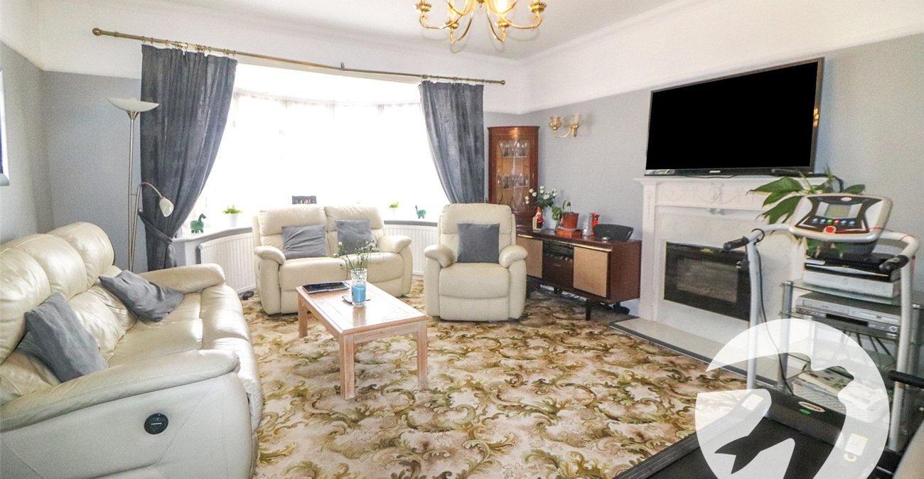 2 bedroom bungalow for sale in Erith | Robinson Jackson