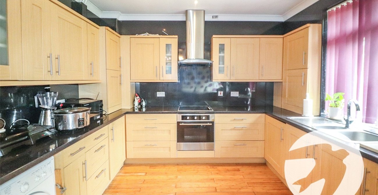 2 bedroom bungalow for sale in Erith | Robinson Jackson