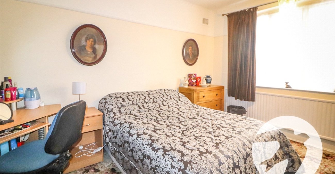 2 bedroom bungalow for sale in Erith | Robinson Jackson