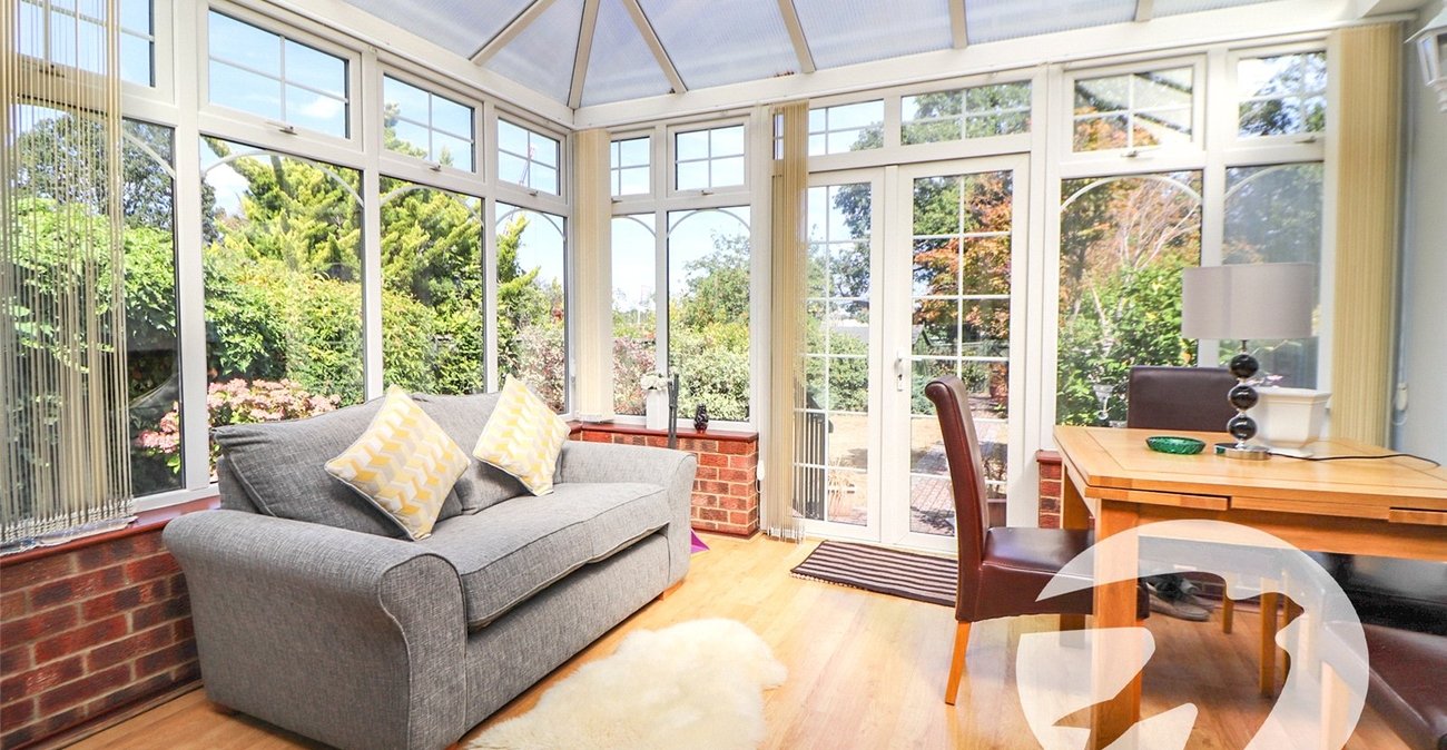 2 bedroom bungalow for sale in Erith | Robinson Jackson