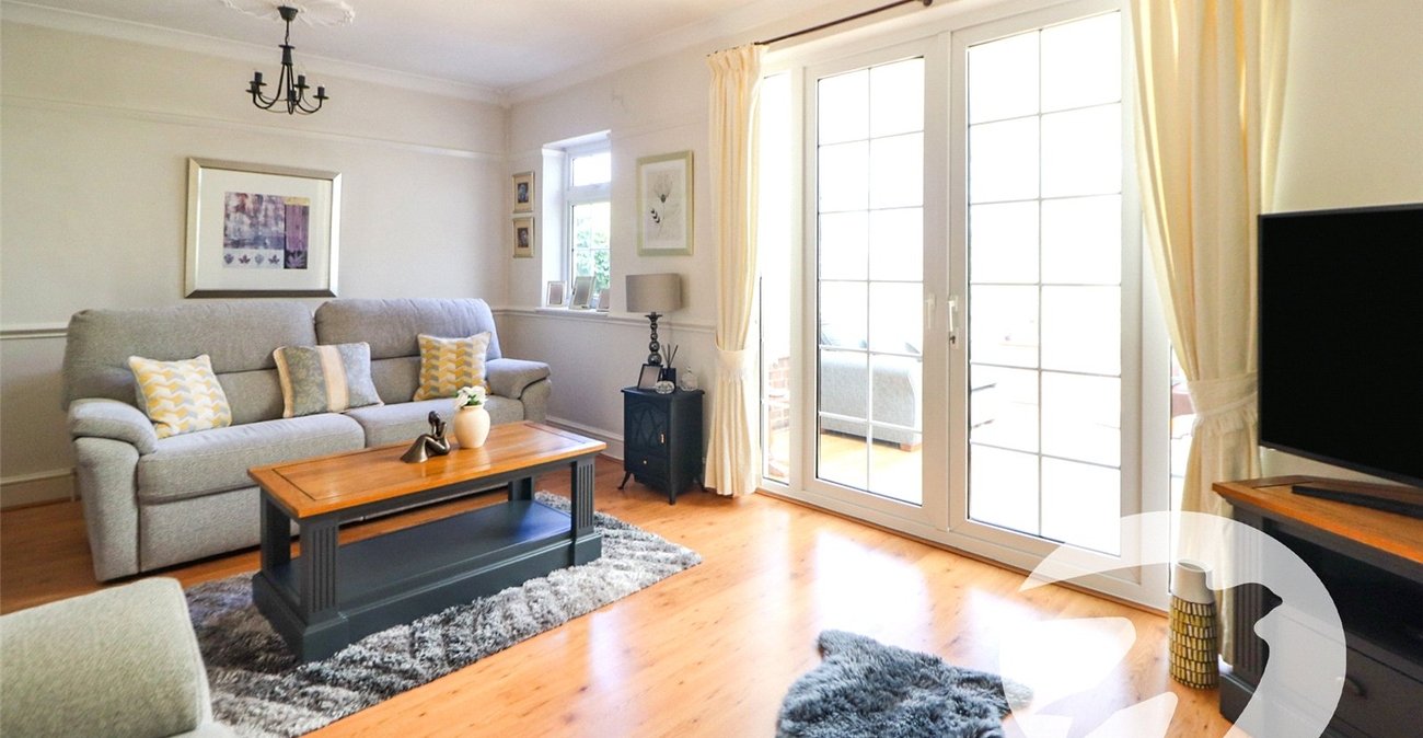 2 bedroom bungalow for sale in Erith | Robinson Jackson
