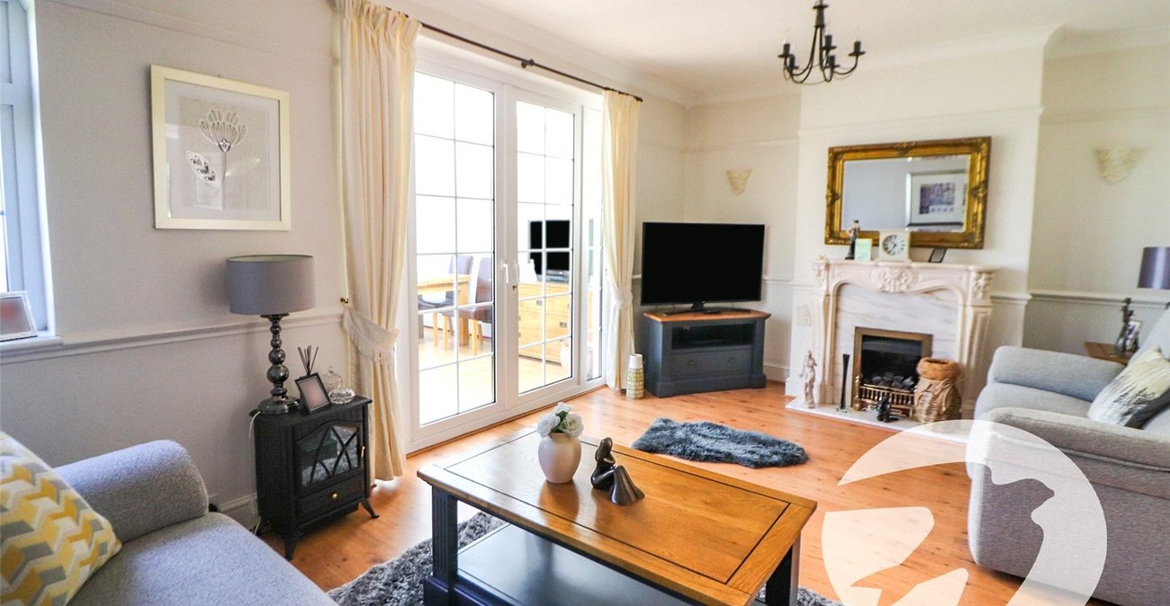 2 bedroom bungalow for sale in Erith | Robinson Jackson