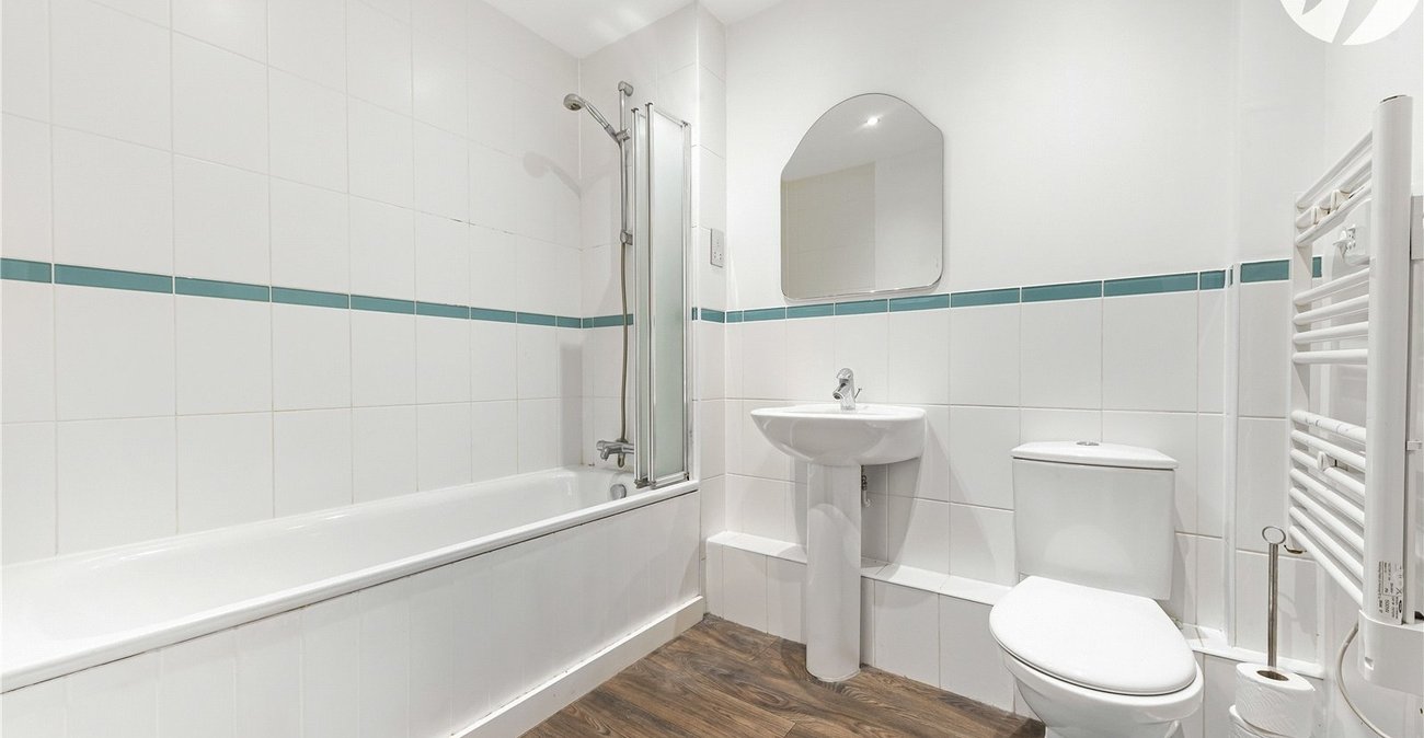 1 bedroom property for sale in Greenhithe | Robinson Jackson