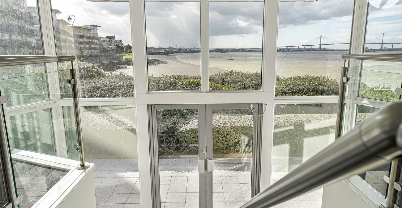 1 bedroom property for sale in Greenhithe | Robinson Jackson