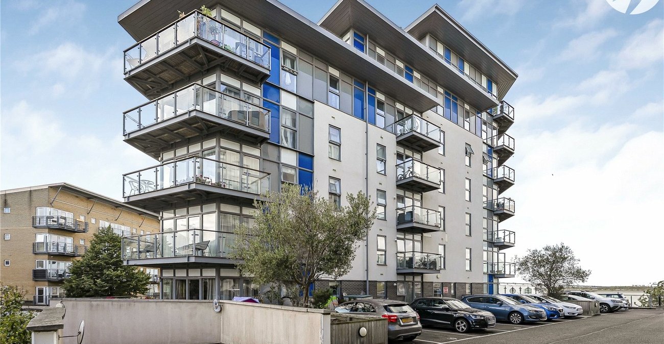 1 bedroom property for sale in Greenhithe | Robinson Jackson