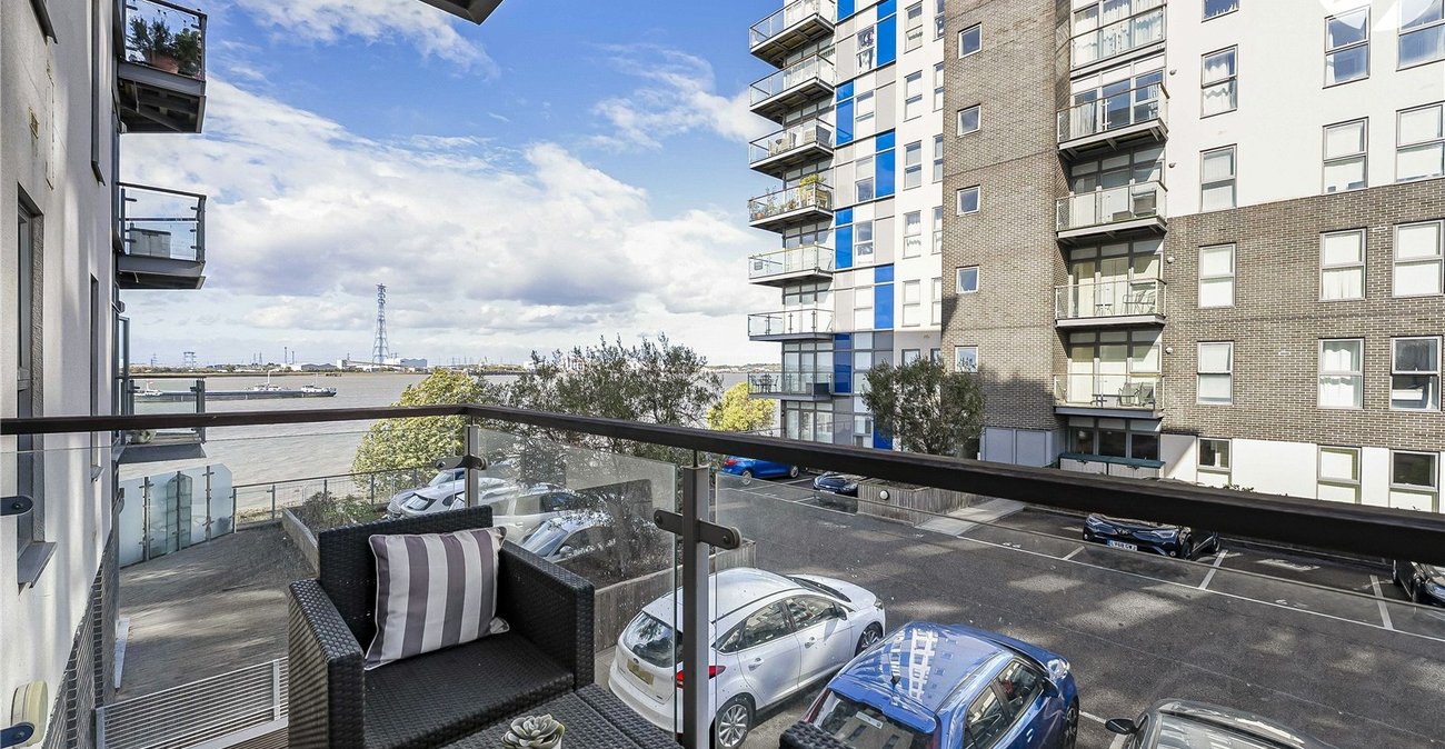 1 bedroom property for sale in Greenhithe | Robinson Jackson