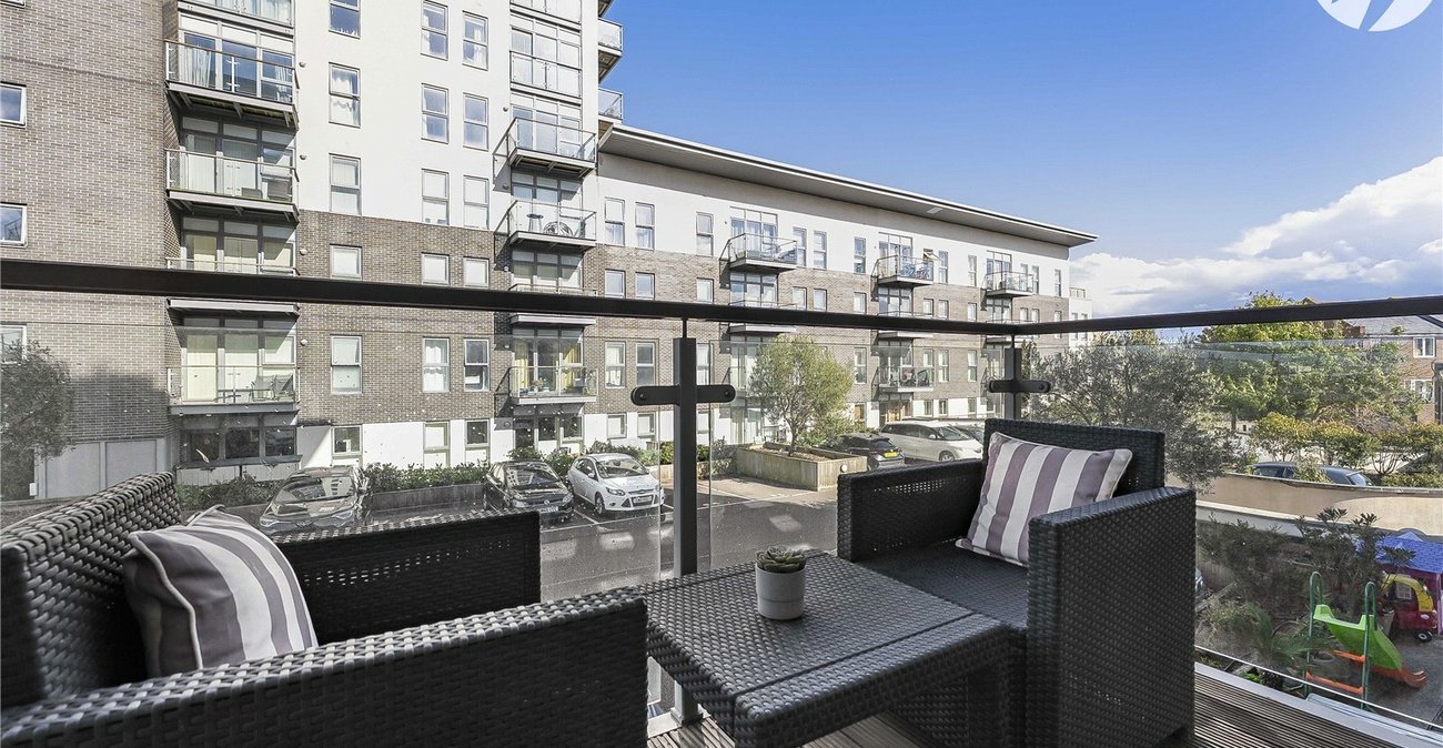 1 bedroom property for sale in Greenhithe | Robinson Jackson