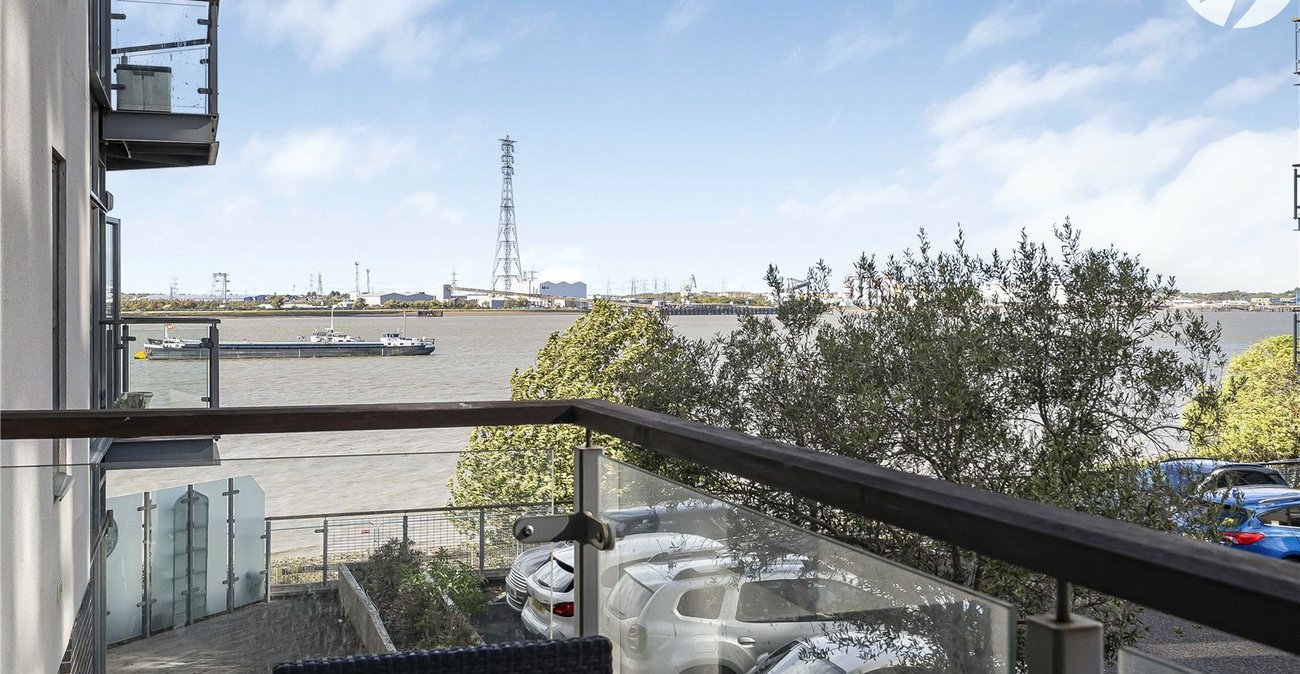 1 bedroom property for sale in Greenhithe | Robinson Jackson