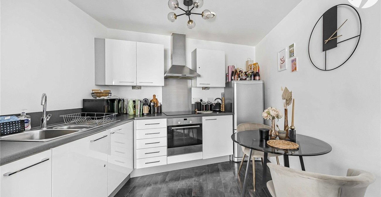 1 bedroom property for sale in Greenhithe | Robinson Jackson