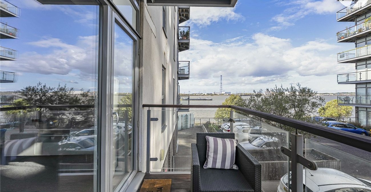 1 bedroom property for sale in Greenhithe | Robinson Jackson